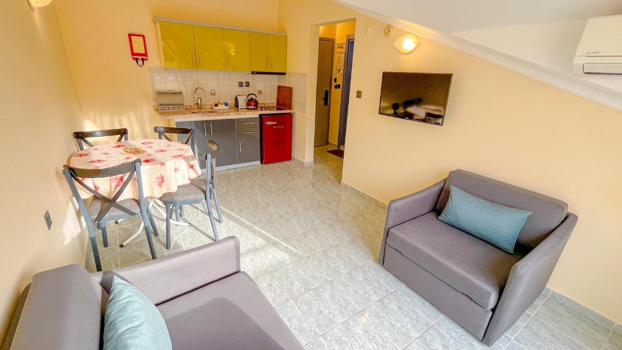 Ozlem 2 Apart Hotel Marmaris Bagian luar foto