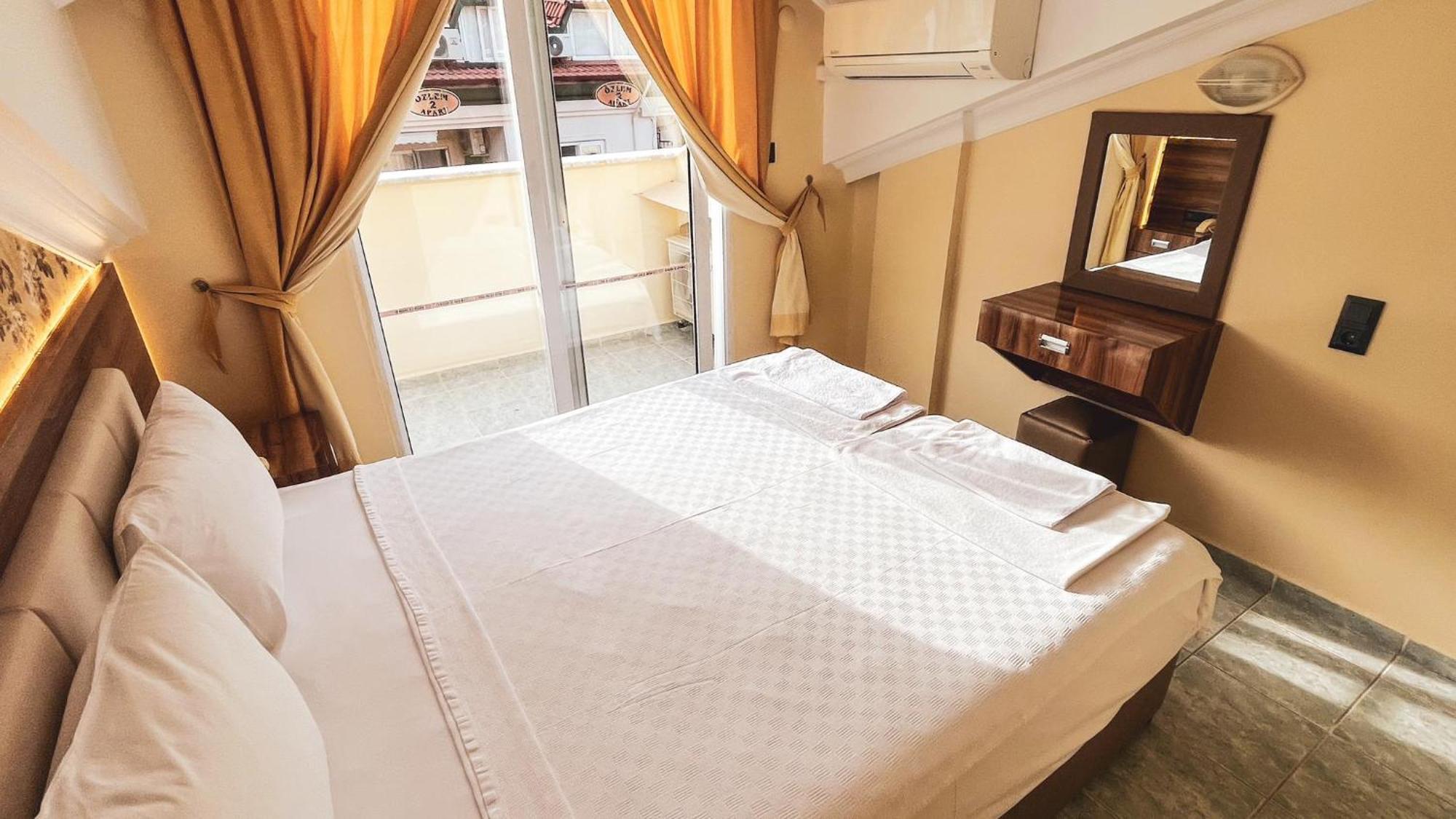 Ozlem 2 Apart Hotel Marmaris Bagian luar foto